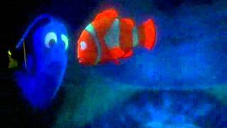 Escena de Buscando a Nemo  Dory habla balleno [upl. by Aihsital]