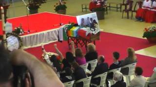 BELLA CIAO al funerale del partigiano VITTORIO UTOPIA ARRIGONI  Bulciago 24 aprile 2011wmv [upl. by Sellers747]