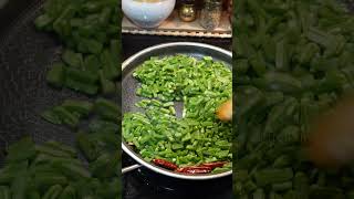 വാളരി പയർ തോരൻ  Valari Payar Thoran  Sword Beans Thoran Recipe  Flat Beans Thoran Recipe Shorts [upl. by Holloway]