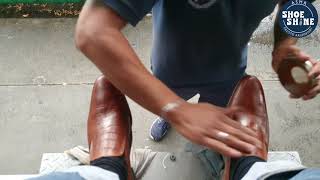 S4E68 Rainy shoe shine service with Serafin mexico mx ASMR shoeshine faustoarizmendi [upl. by Eleets422]