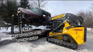 Lifting power of the new holland C362 skid steer [upl. by Lleryt]