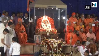 Devotees pay last respects to Sivakumar Swami in Karnataka [upl. by Acinomed]