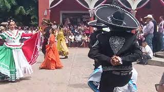 Puro Folklore en Jiquilpan después del desfile en plaza la Aguadora [upl. by Arymahs58]