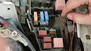 Renault Sandero se apaga fusible relay principal [upl. by Sonitnatsnok506]