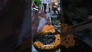 दशहरा मेले का फेमस 🤤 जलेबी।shorts food shortsfeed streetfood trending foodie ytshorts [upl. by Ecam]