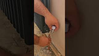 flomasta radiator valves ad screwfix getconnected plumbing plumber construction builder [upl. by Dhar]