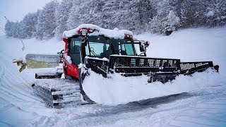 Valtorta Piani di Bobbio 3560 cm battipista in azione sulla Pista Busi [upl. by Hniht]