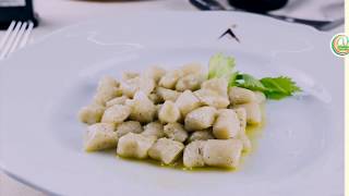 Gnocchi di patate cacio e pepe con Pecorino Toscano DOP [upl. by Tinya]