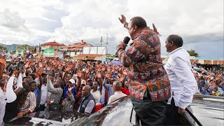 Former President Uhuru amp Kalonzo bring Mwingi to a standstill as they stop to address residents [upl. by Hailee]