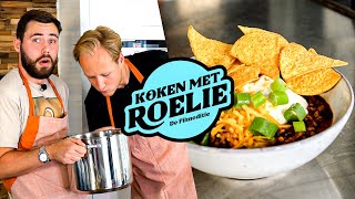 Koken met Roelie met Milo  The Office  Amazon Prime Video NL [upl. by Nahtanaoj863]