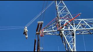 500kV Transmission Line work  Barehand Access  Technology [upl. by Llemert]