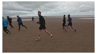 Beelden vanaf de zijkant van De Halve marathon van Egmond aan Zee [upl. by Keenan]