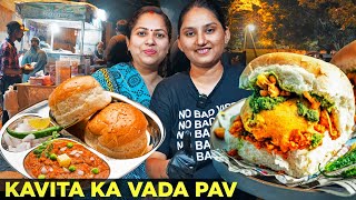 Kavita ka Dhaba  Vada Pav Girl of Pakistan  Pav Bhaji Bun Kabab Paratha Karachi Street Food [upl. by Meilen]