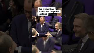 Der Moment als Scholz das Gespräch verlässt deutschland news [upl. by Worthy766]