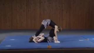 Acrosport Duo dynamique Roulade clown [upl. by Saire]