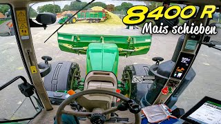 John Deere 8400 R 🔥  Mais schieben mit 450 PS  Bauer Struck in 4K UHD [upl. by Enyamert]