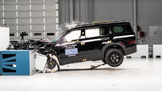 2024 Hyundai Santa Fe updated moderate overlap IIHS crash test [upl. by Ahtela]