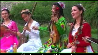 Uyghur Folk Song Qara Qara Qaghlar Black Crows [upl. by Odnumyer3]