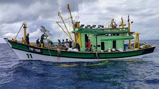 TRF1100 melabuhkan UNJAM MESIN untuk operasi memukat musim tengkujuh [upl. by Mccurdy265]