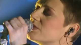 COCTEAU TWINS  Bluebeard Live on the BBC [upl. by Lamprey]