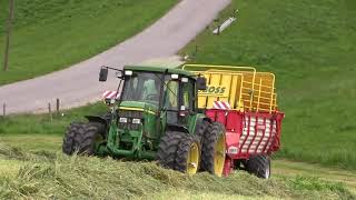 Pöttinger Euroboss mit John Deere  Grass Silage [upl. by Nunes]