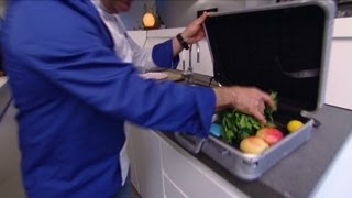 Waldorf salade  SOS Piet  VTM Koken [upl. by Ariak]