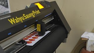 Lihat cutting Stiker graphtec cutting plotter ce700060 [upl. by Hsetirp]