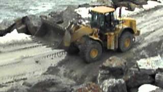 Cat 980 Vs Volvo L220AVI [upl. by Rennoc95]