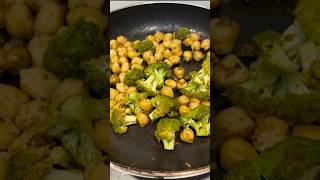 Broccoli Chickpea Stir Fry Garlic amp Ginger Chickpea Pan Fry with Broccoli  Easy Recipe [upl. by Talia294]