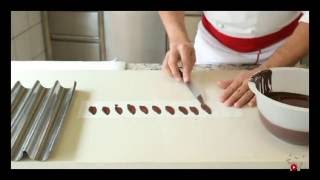 Les Essentiels  Techniques de lEcole Valrhona  Les Larmes de chocolat [upl. by Burget]