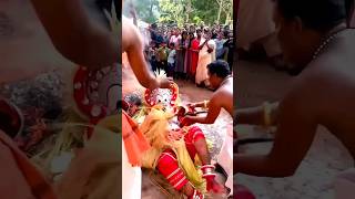 Pottan theyyam theyyamgodsowncountry theyyambeatsman keralatemplefestival travel sub [upl. by Gnidleif138]