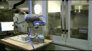 Universal robots UR5 works together with Magerl rotamatik swivel vice Part 1 [upl. by Betti]