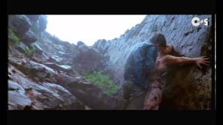 Kissing Scene  Bipasha And Aftab Kissing In Rain  Footpath  YouTube [upl. by Nirrek]