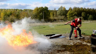 extincteur à Poudre [upl. by Rivard]