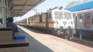 19568 Okha Tuticorin Vivek Express Arriving at Dharmavaram Railway Station [upl. by Leunam]