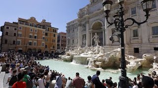 Roma pode começar a cobrar aos turistas pelo acesso à Fonte de Trevi [upl. by Randolf]