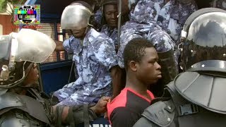 Rafles policières dans le quartier de Bè à Lomé interdit de sattrouper ou dêtre jeune 762013 [upl. by Louls591]