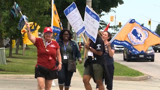 LCBO strike to continue until Ontario government signs returntowork protocol union [upl. by Dnomrej]