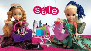 Anna and Elsa Toddlers Shopping at the Beautiful Shimmer Store  Glamorous Dresses  Makeup  Barbie [upl. by Massingill]