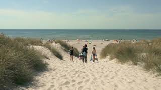 Urlaub in Henne Strand in Dänemark  Ferienhäuser in Henne Strand von Esmark [upl. by Pepe]