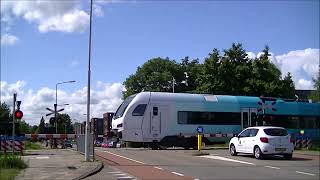 Spoorwegovergang Sneek Sneek Noord  Dutch railroad crossing [upl. by Morentz]