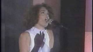 Tatiana quotLeyes del Corazonquot En Vivo quien te puede amar [upl. by Narod6]