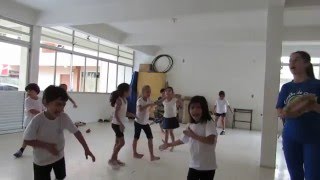 Dinâmica mista de capoeira para crianças [upl. by Naig320]