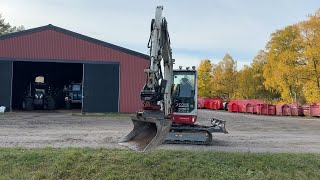 Köp Grävmaskin Takeuchi TB2502 med redskap på Klaravik [upl. by Berlinda]