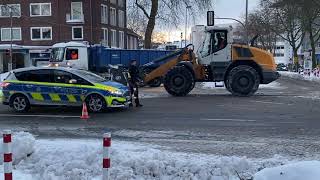 Winterdienst Polizei sperrt Straßen [upl. by Eycats825]