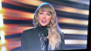 Taylor Swift inducts Carole King into the Hall of Fame [upl. by Hsirrehc]