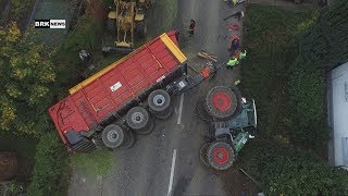 Steckborn TG Traktor samt Anhänger umgekippt  16jähriger Lenker unverletzt [upl. by Buna]