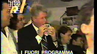 Clinton nella Pizzeria Di Matteo  G7 Napoli 1994 [upl. by Rhines]