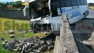 Shkodër aksidentohet autobusi me 50 turistë malazezë [upl. by Uohk]