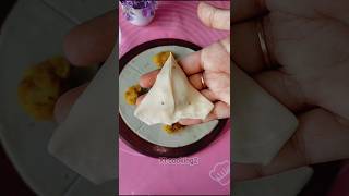 Mini समोसा बनाने का आसान तरीकाsamosakaisebanaye samosafolding samosamaking [upl. by Elahcar345]